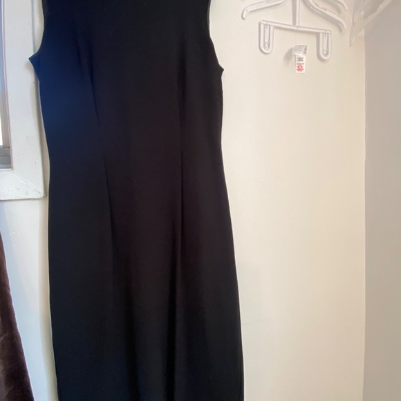 Beautiful dress - Picture 5 of 7